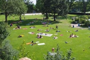 Das Parkplatzbadetuch im Gartenbad St. Jakob in Basel