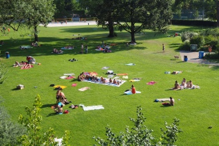 Das Parkplatzbadetuch im Gartenbad St. Jakob in Basel