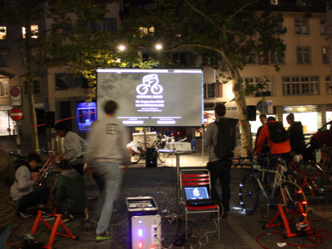 Kino mit Strom durch Velofahren von Vélorution in Zürich am PARK(ing) Day 2019